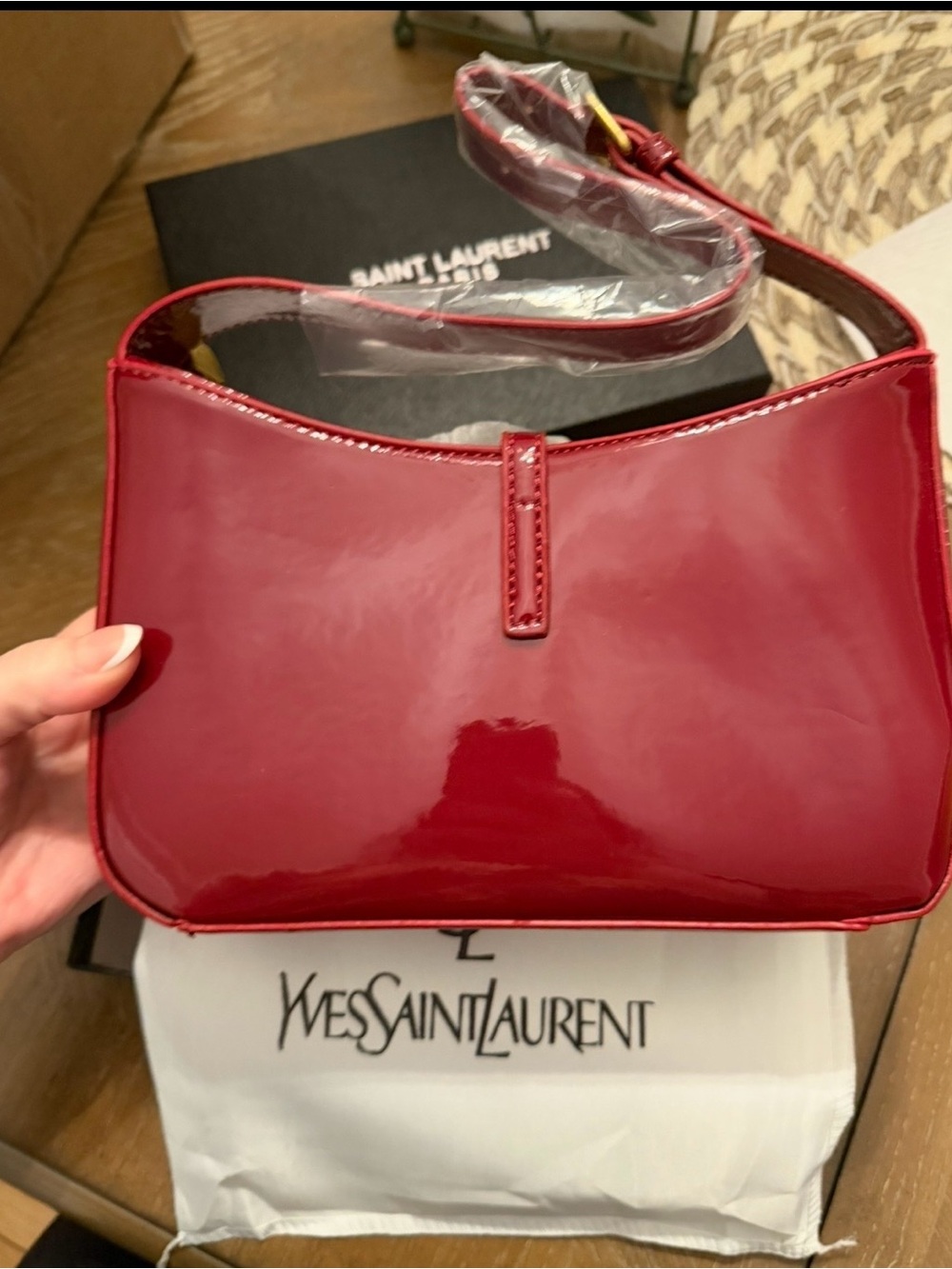 Shiny patent dark red handbag purse NEW - Picture 2 of 4